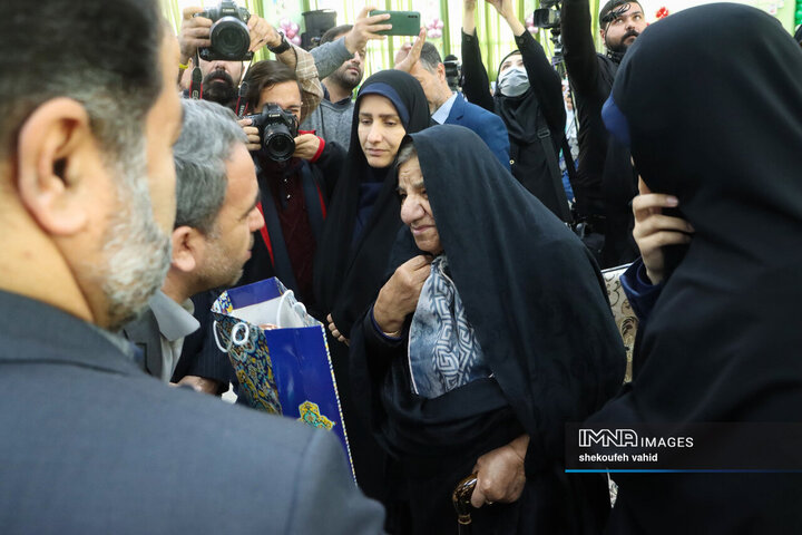 آیین استانی «زنگ انقلاب» در اصفهان