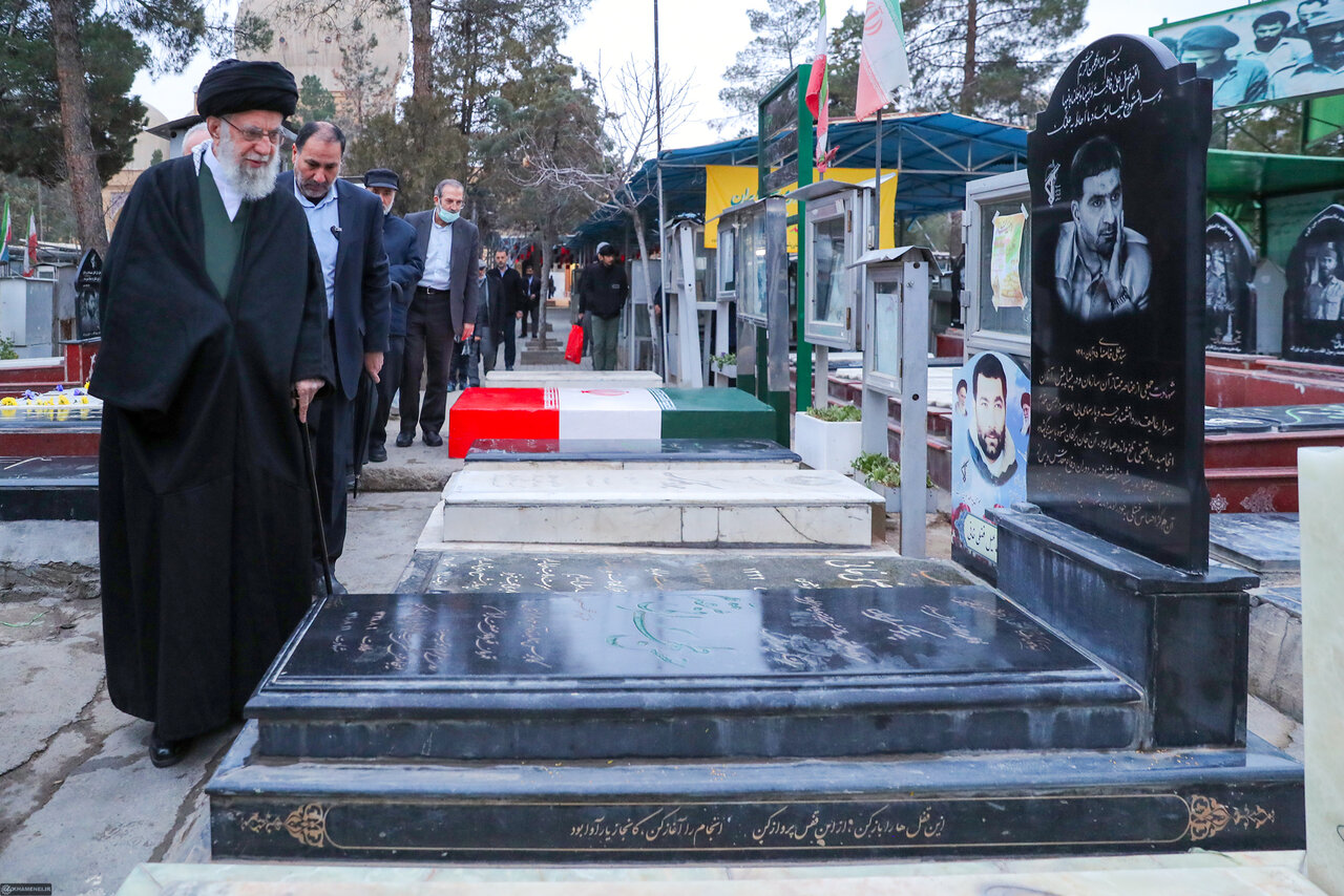 حضور رهبر انقلاب بر سر مزار کدام شهدا رفتند؟