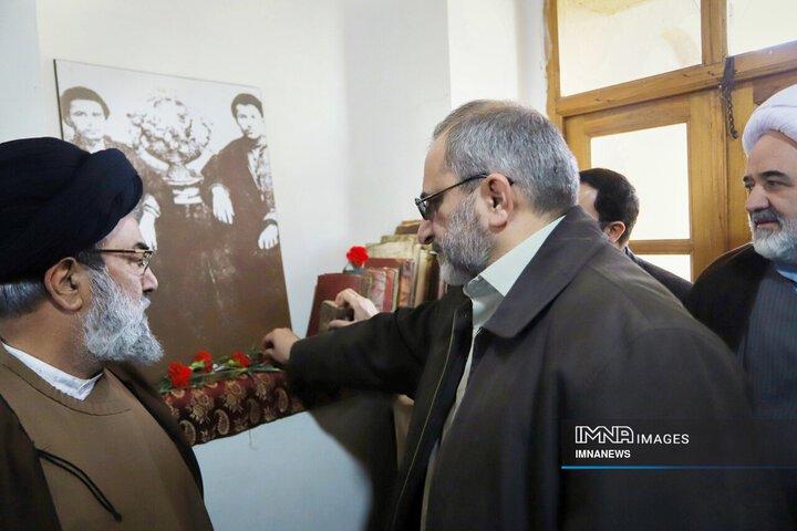 آئین گلباران بیت امام خمینی(ره) در خمین