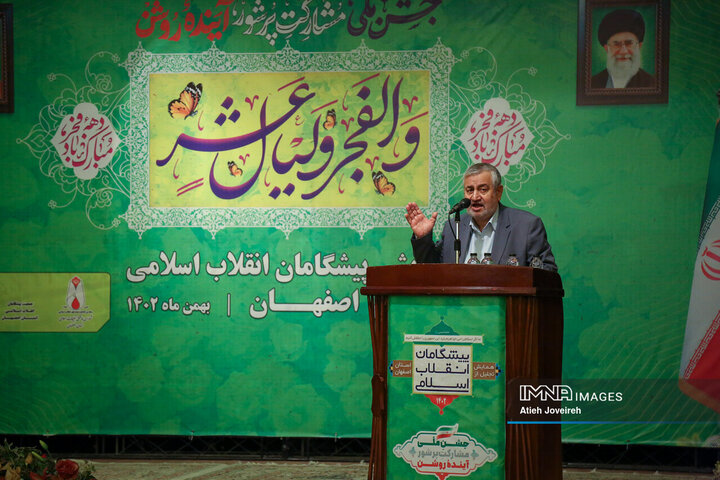 روایتی از انتظامات بهشت زهرا در روز ۱۲ بهمن که در سیل جمعیت ناپدید شد