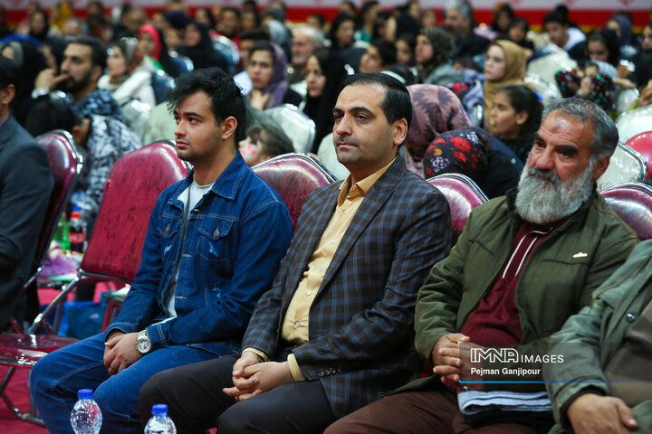 دومین شب جشن دهه فجر خانواده اتوبوسرانی اصفهان
