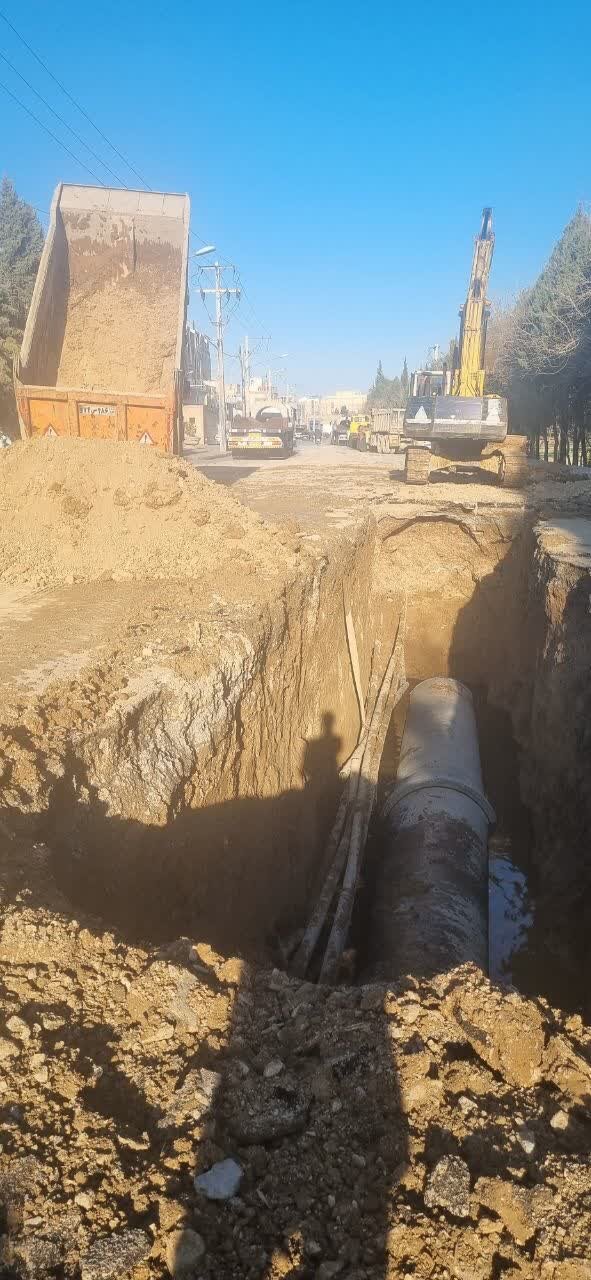 پرسازی حفره ایجاد شده در خیابان شهیدان کاظمی + عکس