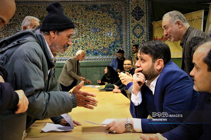 میز خدمت دادگستری اصفهان در منطقه 8 شهرداری