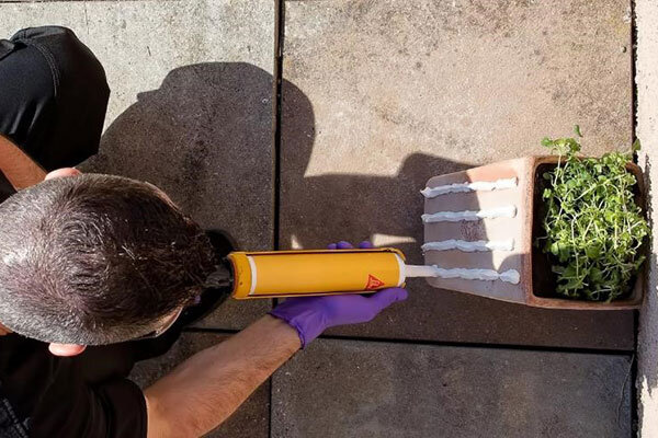 آشنایی با انواع چسب شیمی ساختمان