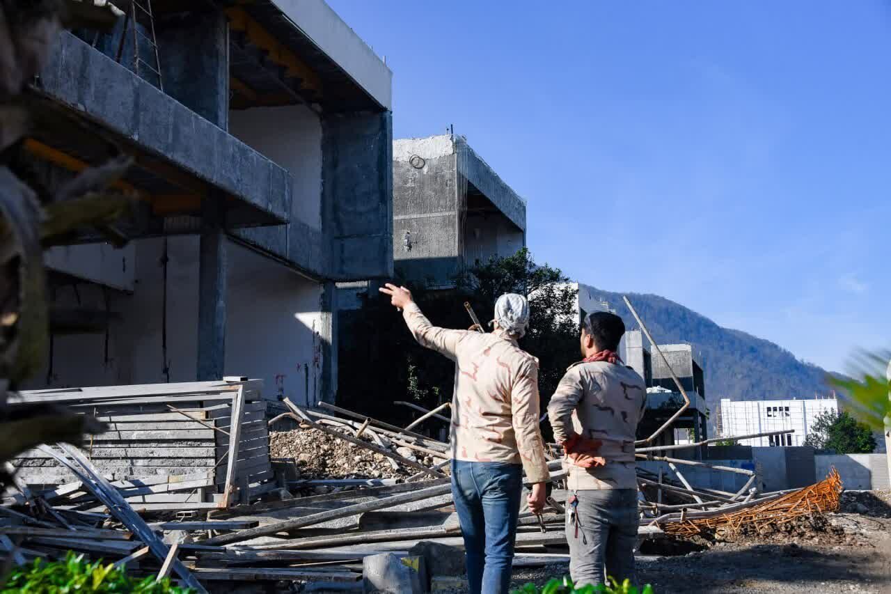 تخریب ۶۴ ویلای غیرمجاز در شهرستان نوشهر ادامه دارد