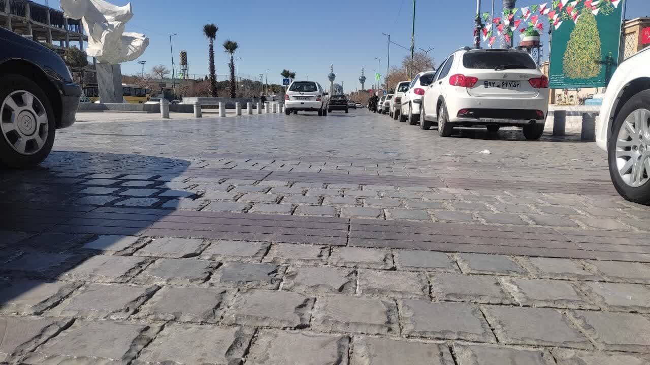 سنگفرش مسیر شمالی مقابل گلستان شهدای اصفهان به پایان رسید