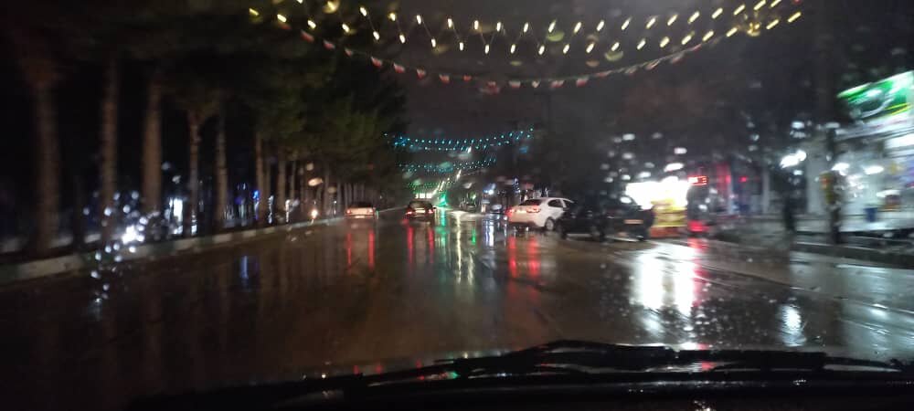 نصب ۱۰ هزار متر ریسه و ۴ هزار پرچم توسط شهرداری یاسوج