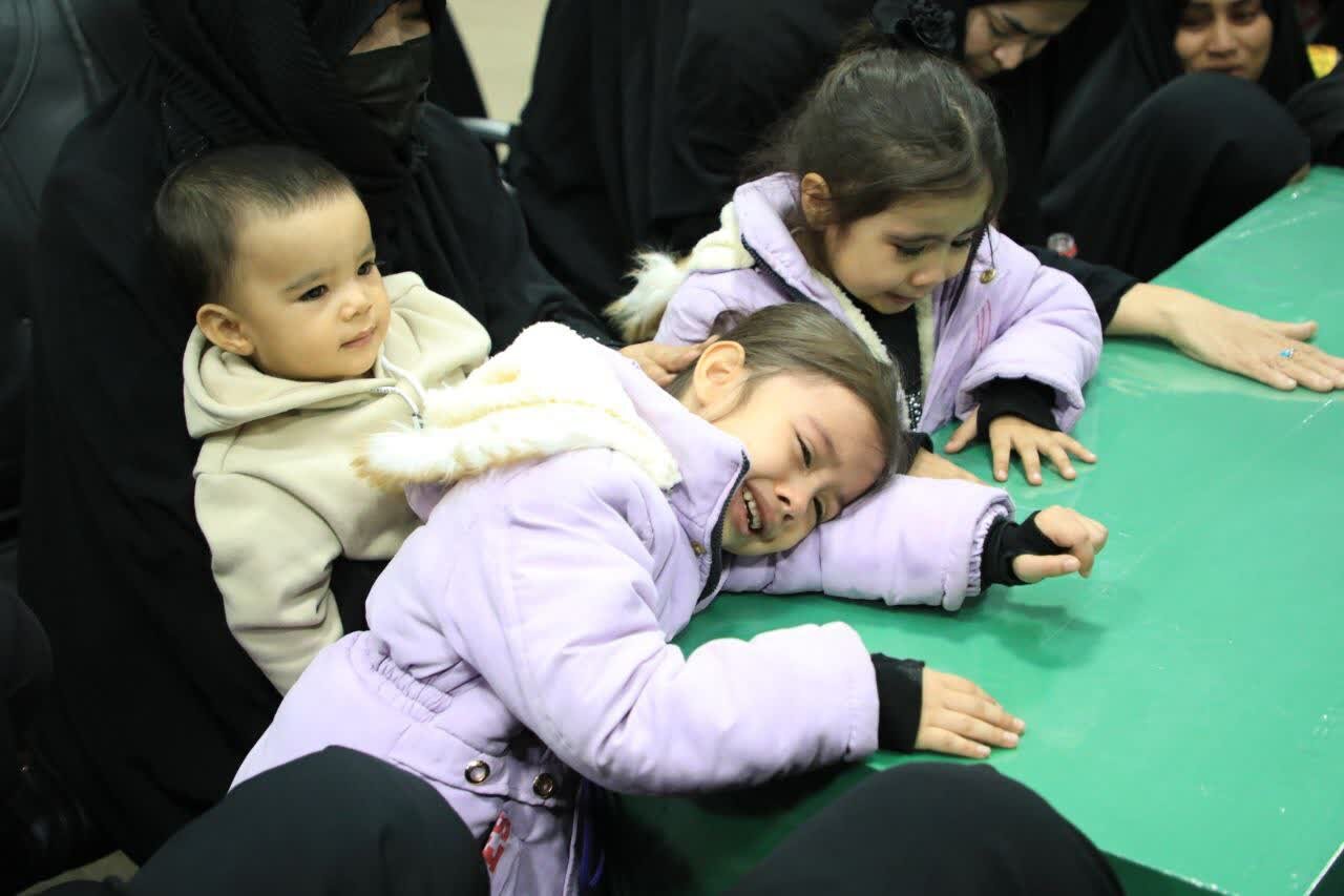 وداع جانسوز دختران با پدر شهیدشان + تصاویر