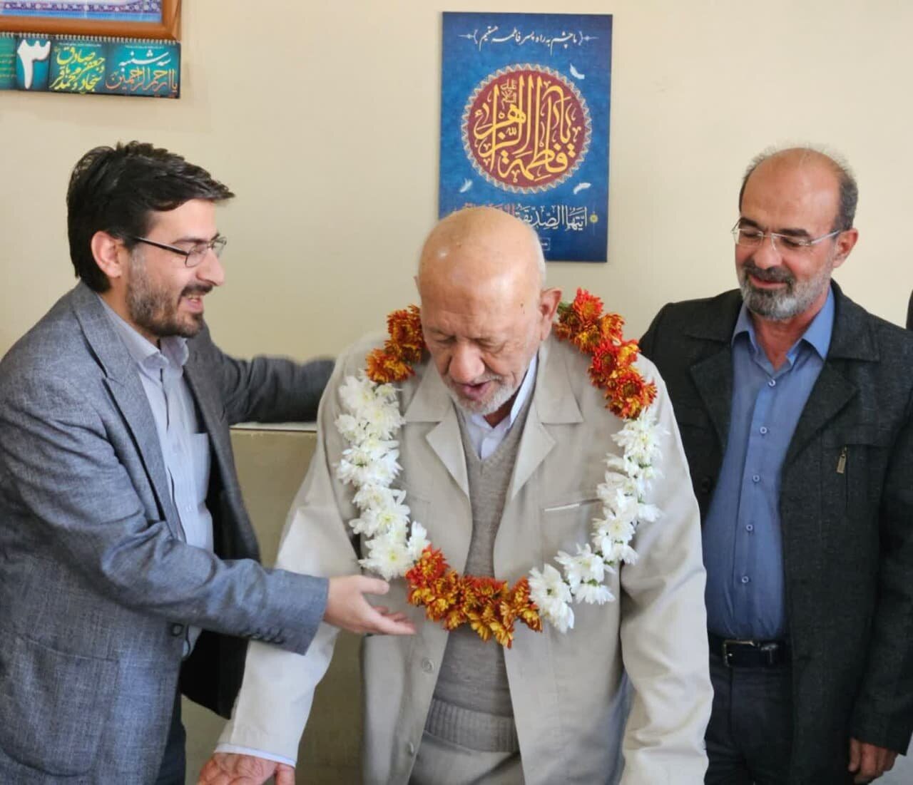 تجربه پیشگامان انقلاب در تربیت نسل انقلابی باید آموزش داده شود