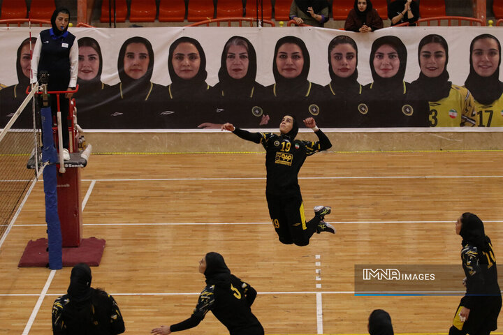 والیبال در باشگاه نو پا است / نیازمند حمایت هستیم