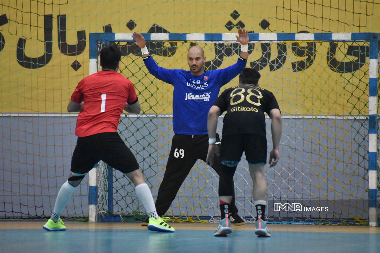 تکاپو برای بقا و تلاش برای صعود در جدول