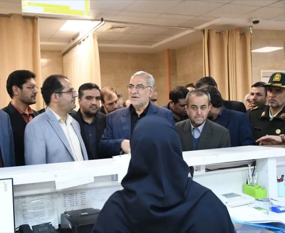 حضور وزیر بهداشت درمان و آموزش پزشکی در بیمارستان خاتم‌الانبیاء ایرانشهر