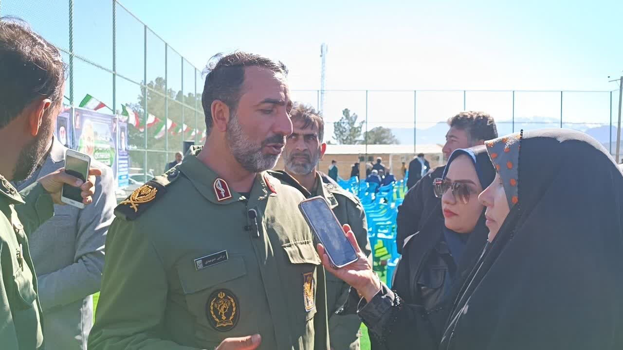 نخستین زمین چمن مصنوعی روستای جوشقان مرکزی در کاشان افتتاح شد