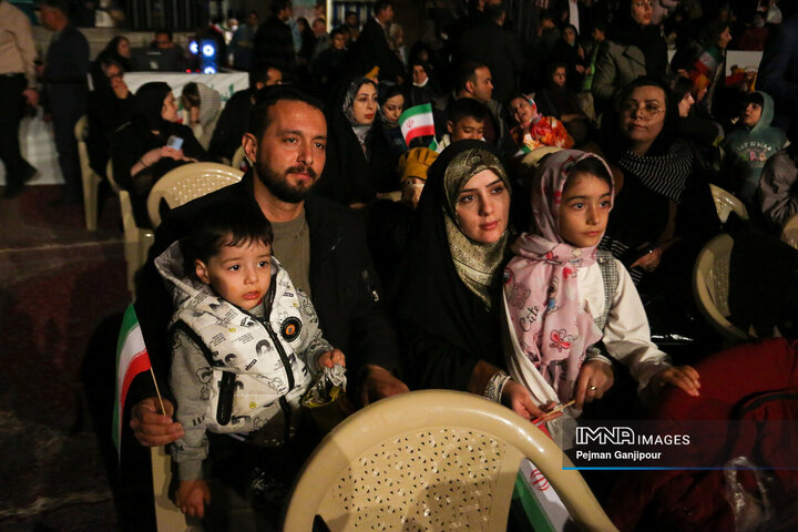 حضور خانواده‌ها در سومین شب ویژه برنامه «همه پای وطن»
