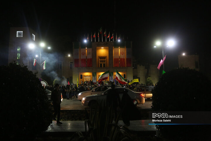 نورافشانی شب 22 بهمن در اصفهان