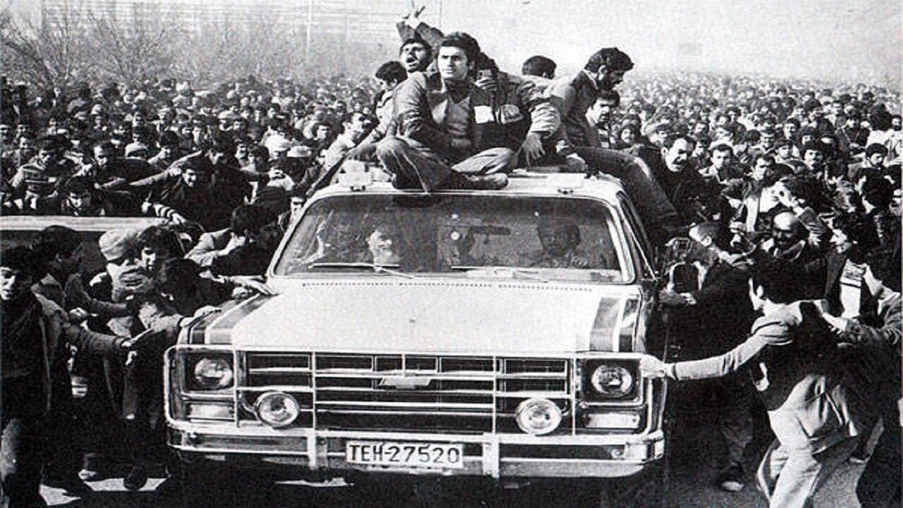 مدارس اصفهان را برای تظاهرات یکبهیک تعطیل میکردم/ موتورسواران؛ رسانههای انقلابی