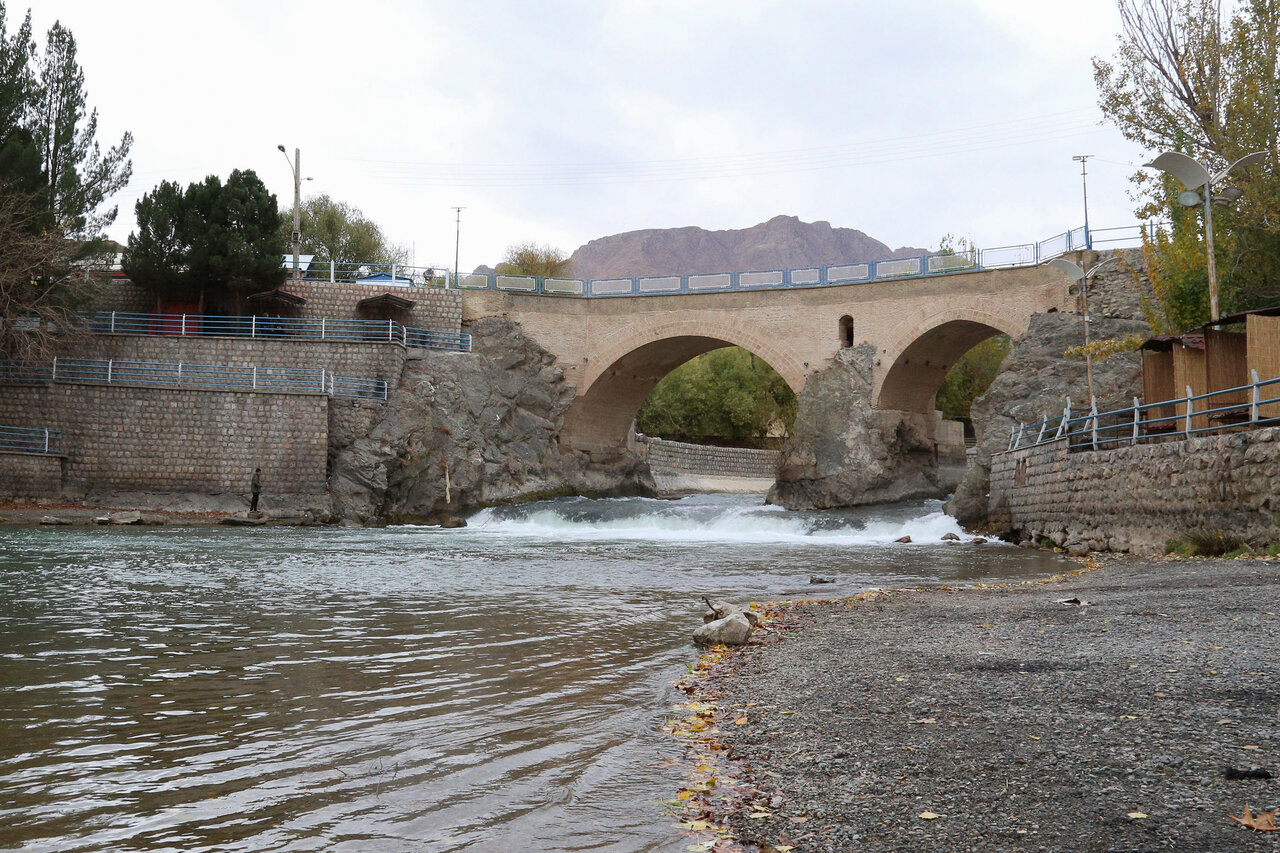 نگینی درخشان در قلب زاگرس/ سفر به سرزمین آب و آفتاب و آیینه