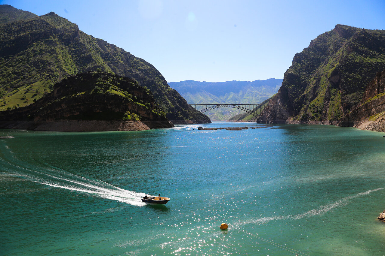 نگینی درخشان در قلب زاگرس/ سفر به سرزمین آب و آفتاب و آیینه