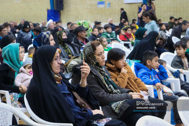 جشن پیروزی انقلاب در مارچین اصفهان