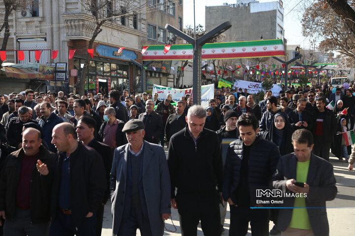 راهپیمایی یوم‌الله 22 بهمن در سنندج