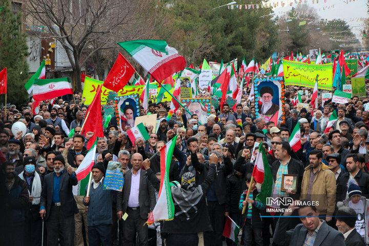 فجر، دهه جشن برای استمرار انقلاب اسلامی است
