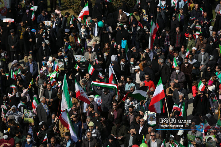 جلوه ای از عزت آفرینی مردم شهرستان‌های استان اصفهان در جشن ۴۵ سالگی انقلاب