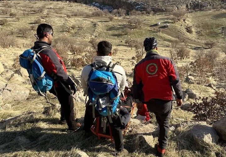 عملیات ۴ ساعته کوهستان برای نجات جوان ۲۸ ساله در ارتفاعات پرآو