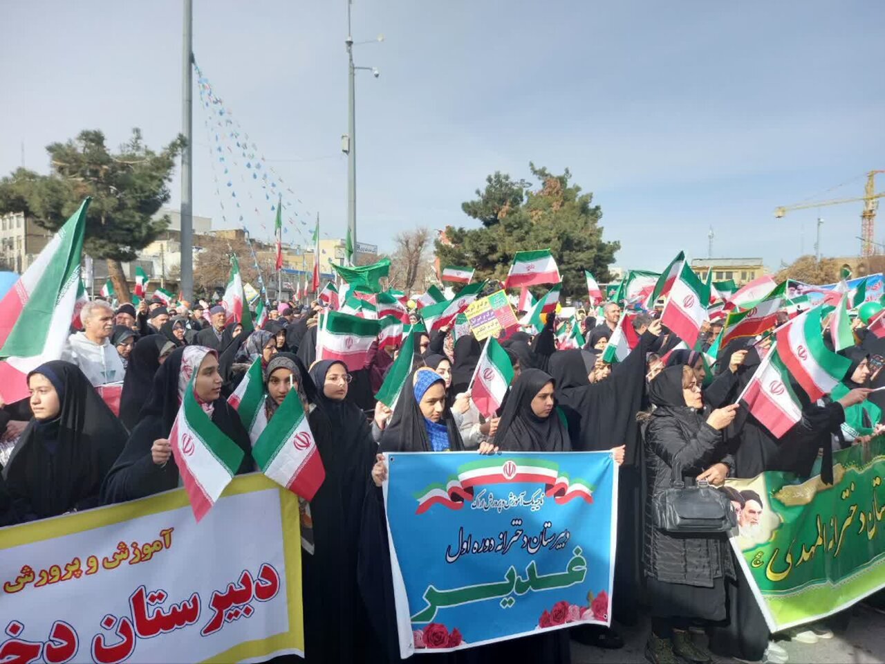 حضور حماسی مردم استان مرکزی در راهپیمایی ۲۲ بهمن