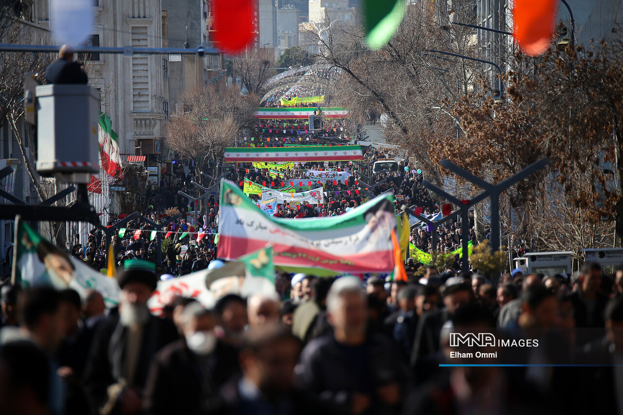 راهپیمایی یوم‌الله ۲۲ بهمن در سنندج