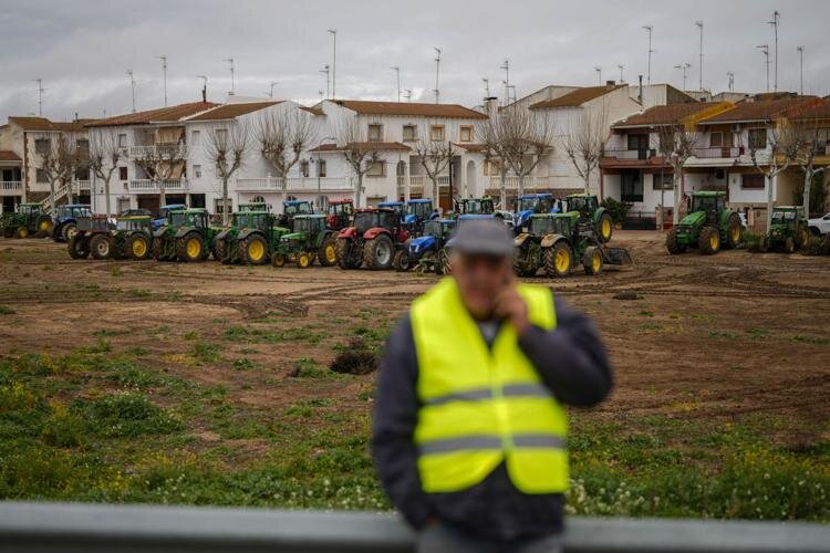 چالش اعتراضات کشاورزان اروپایی در بحبوحه انتخابات