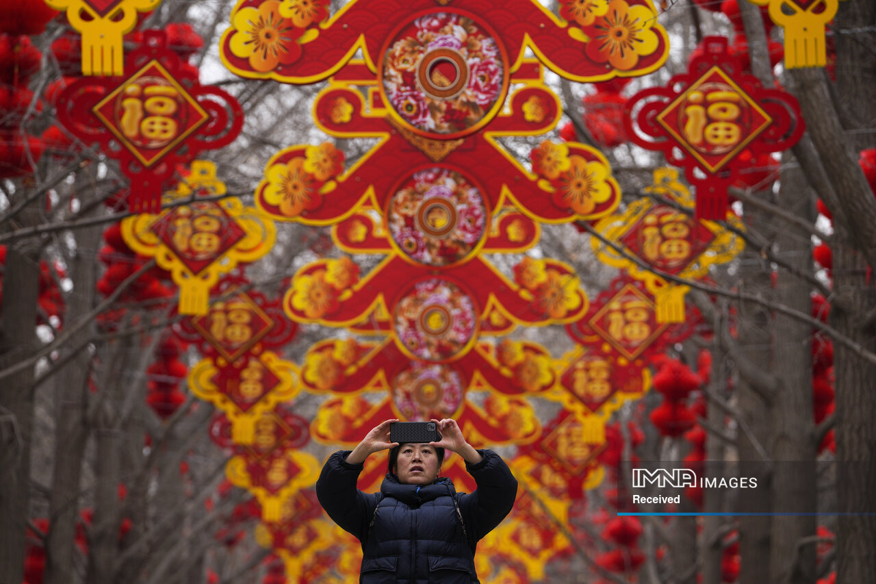 رقص نور و افسانه در چین؛ آغاز سال اسب با فانوسهای غولپیکر