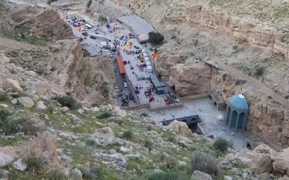 مشکلات زیرساختی قطب گردشگری جنوب کشور/ بارگاه «بیبی حکیمه» و ظرفیتی که از دست میرود