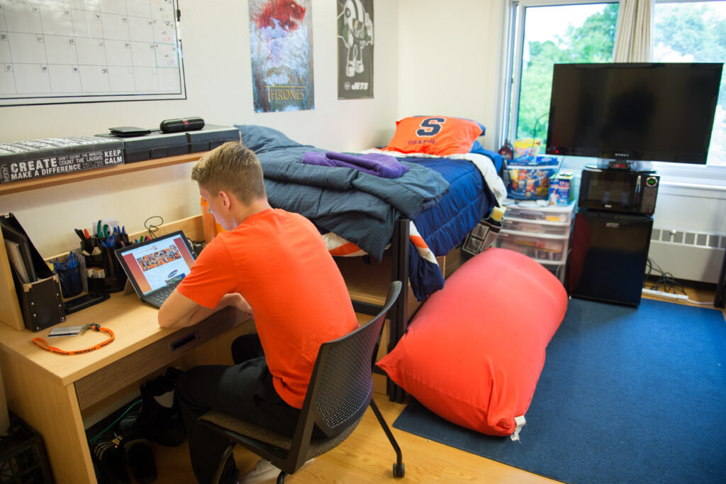 افزایش ترک تحصیل در بریتانیا به دلیل هزینههای اجاره