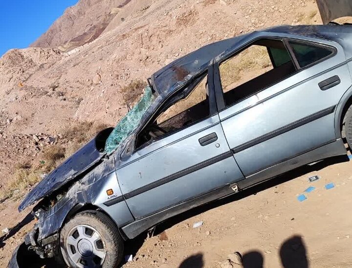۱ فوتی و ۱ زخمی در پی واژگونی خودرو در محور کرمان - زرند