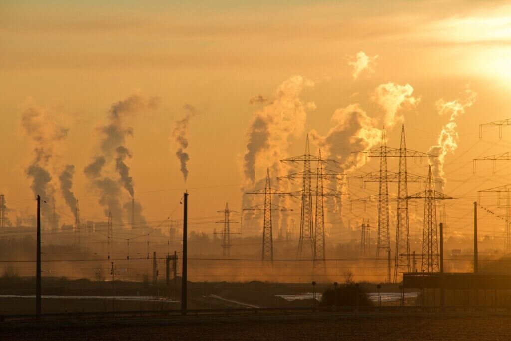 افزایش انتشار کربن، همچنان یک نگرانی مهم زیست‌محیطی