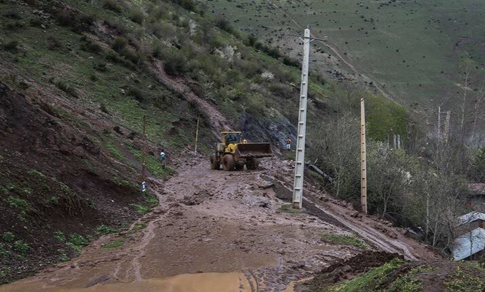 برق ۹۳ روستای کردستان به دلیل رانش زمین قطع شد