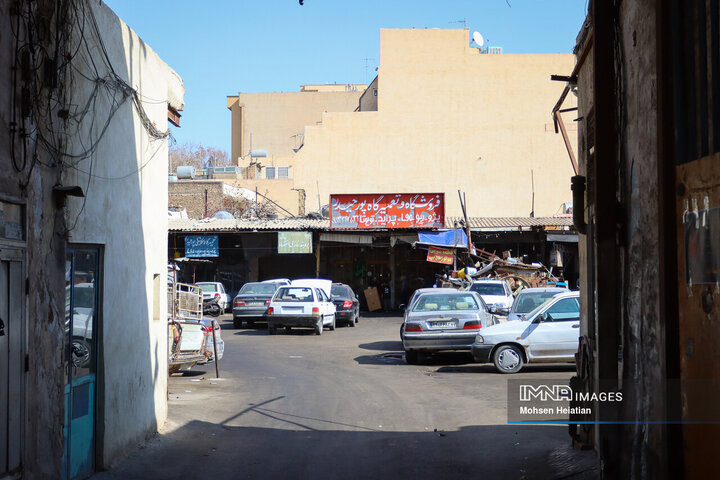 خیابان شهید بهشتی به عنوان مرکز فروش قطعات و تعمیر خودرو شناخته می شود. 