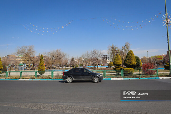 میدان جمهوری اسلامی که به دروازه تهران نیز مشهور است.