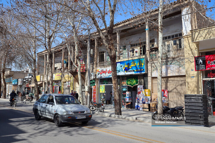 همچنین خیابان آیت الله طالقانی سکس از محلات قدیمی شهر اصفهان را نیز در بر گرفته است.