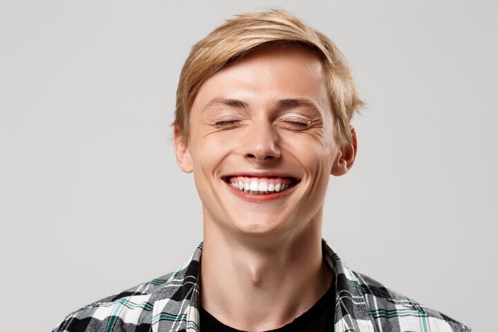 کم ضررترین روش برای سفیدی دندان کم ضررترین روش برای سفیدی دندان