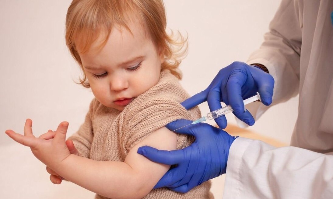 کدام گروه سنی کودکان کاندید واکسن پنوموکوک و روتاویروس هستند؟