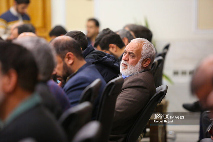 نشست استاندار اصفهان با جمعی از مسؤلان هیئات مذهبی و ذاکران اهل بیت(ع)
