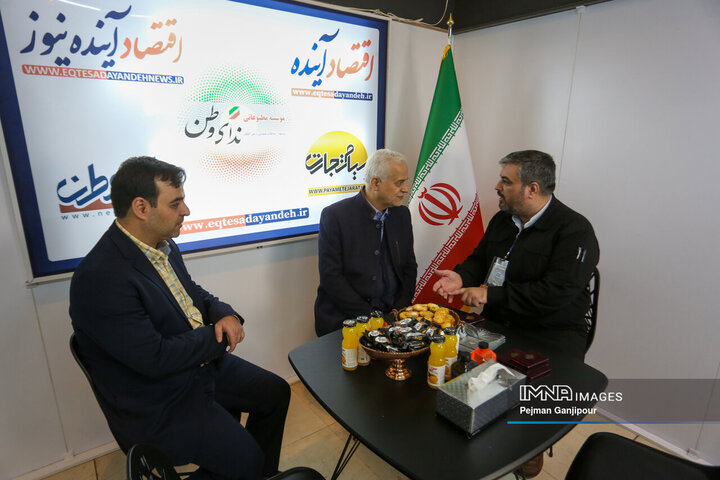 بازدید شهردار اصفهان از نمایشگاه رسانه‌های ایران