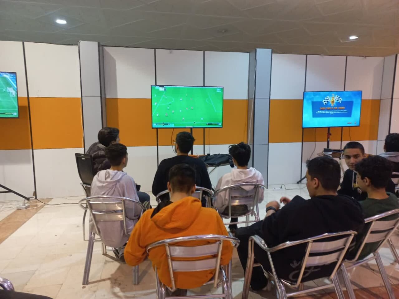 روایتی از گوشه متفاوت نمایشگاه رسانهها / اینجا با بازی، سواد رسانه یاد میگیرند