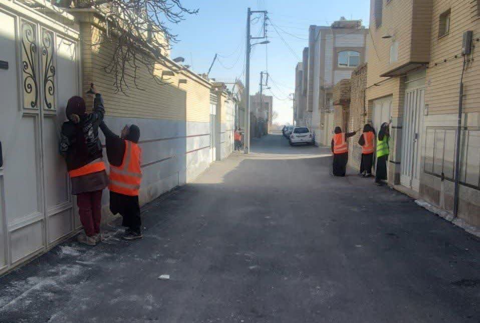 اجرای طرح «محله من، محله پاک» در محلههای اطشاران و عباس آباد