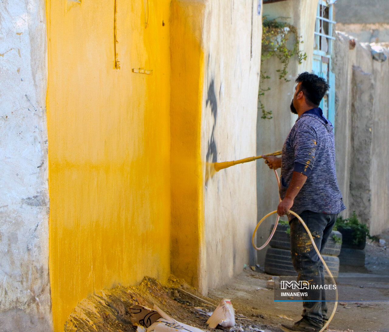 حذف زوائد و نازیباییهای بصری از چهره منطقه ۷ اصفهان