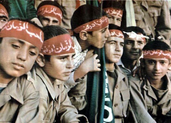 ایران در انتظار آیندهای روشن با حضور جوانان / حمایت هوشمندانه، شرط فتح قلهها است