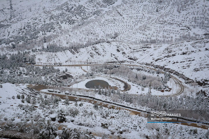 آخرین وضعیت جاده‌های کشور؛ امروز دوشنبه ۲۱ اسفند / بارش برف در محور چالوس
