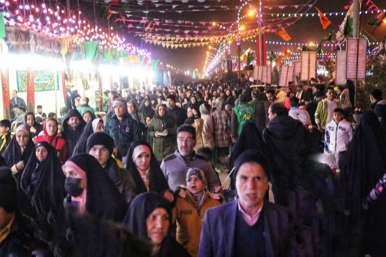 ۱۴ کیلومتر عاشقی در مسیر جمکران/ میهمانی اشکها و لبخندها اینجاست