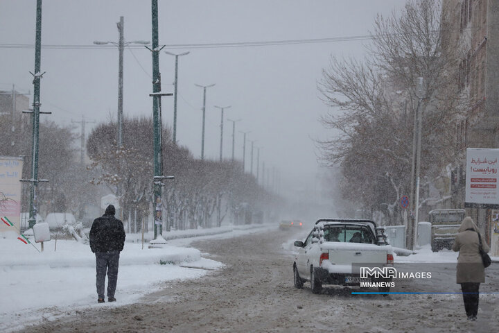 تداوم بارندگی در استانهای کشور / ارتفاعات و مناطق سردسیر سفیدپوش میشود